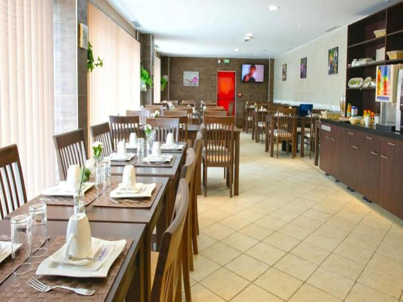 Hotel Paris Pacific: Metro-adjacent Near Orly Airport Villejuif